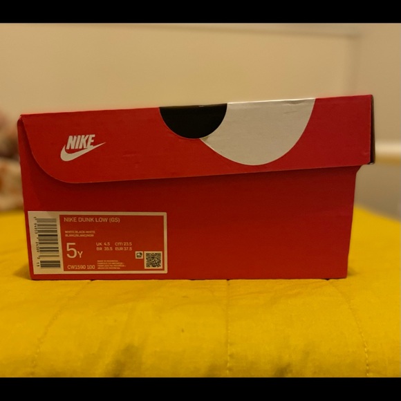 brand new nike panda dunks main image 2